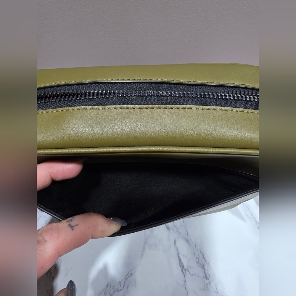 NWT COACH Olive Green Leather Crossbody Bag - Picture 4 of 12
